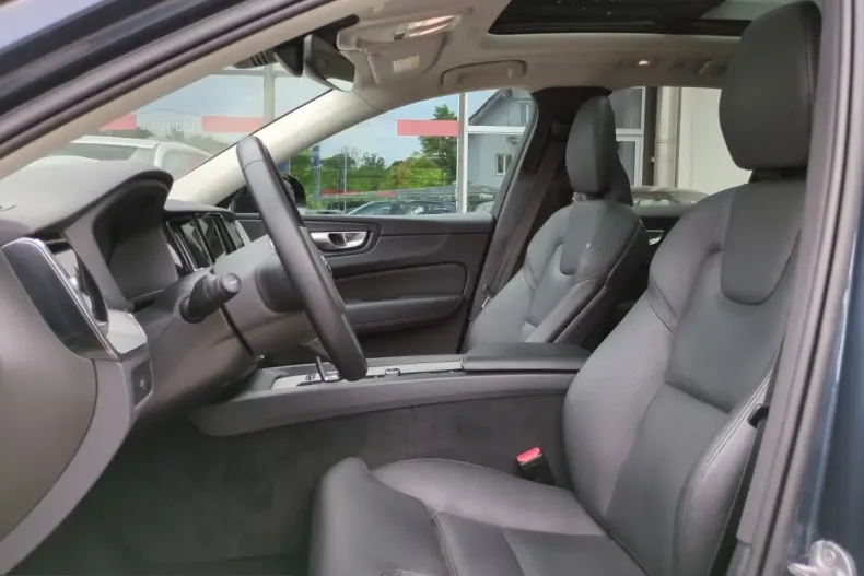 Volvo XC60 din 2023 cu 77.600 km - oferta VOL239946 - foto 9
