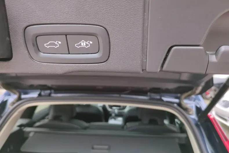 Volvo XC60 din 2023 cu 77.600 km - oferta VOL239946 - foto 14