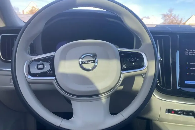 Volvo XC60 din 2022 cu 66.043 km - oferta VOL239947 - foto 11