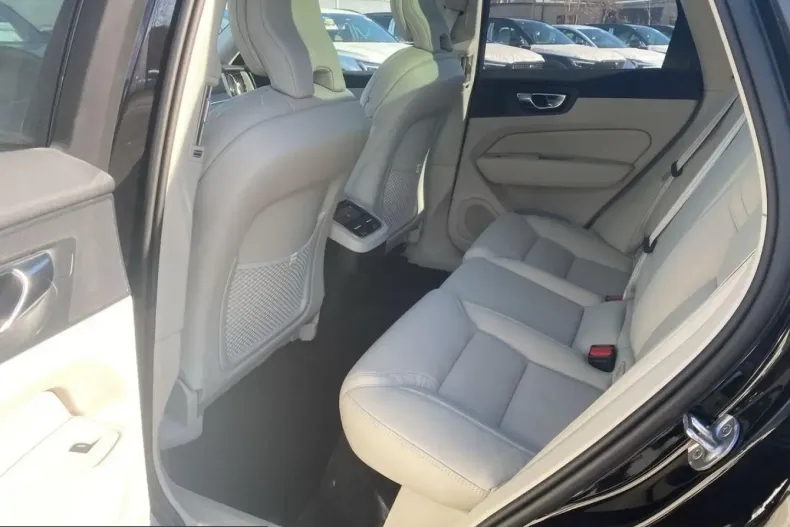 Volvo XC60 din 2022 cu 66.043 km - oferta VOL239947 - foto 14