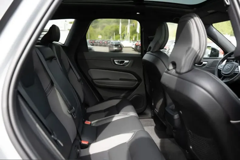 Volvo XC60 din 2023 cu 26.844 km - oferta VOL239948 - foto 22