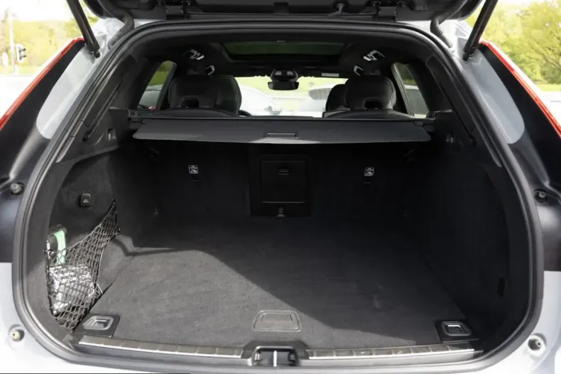 Volvo XC60 din 2023 cu 26.844 km - oferta VOL239948 - foto 23