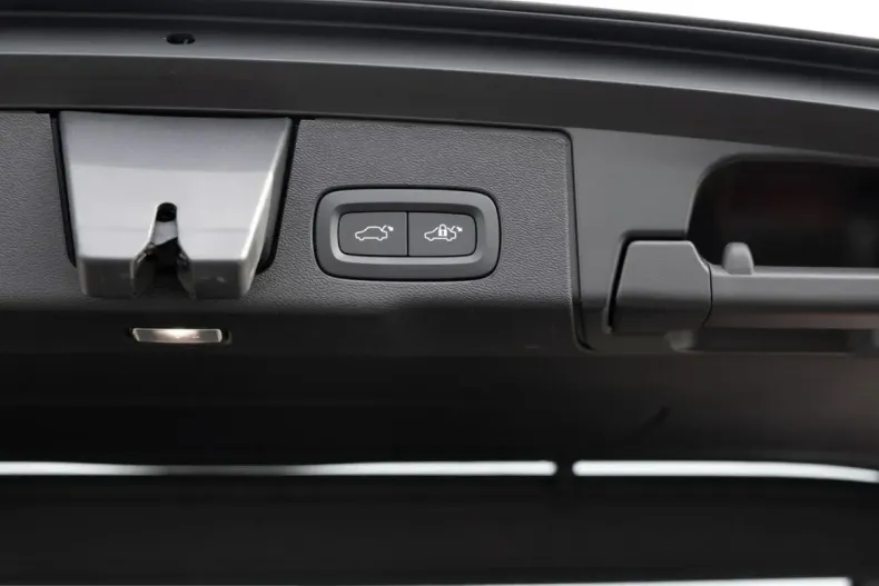 Volvo XC60 din 2023 cu 26.844 km - oferta VOL239948 - foto 24