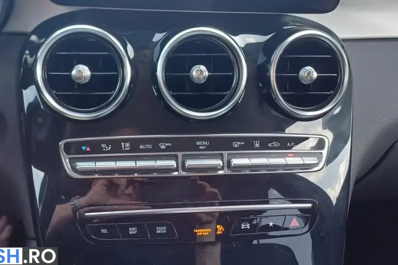Mercedes-Benz GLC 300 (Clasa GLC) din 2022 cu 44.000 km - oferta MER239950 - foto 16