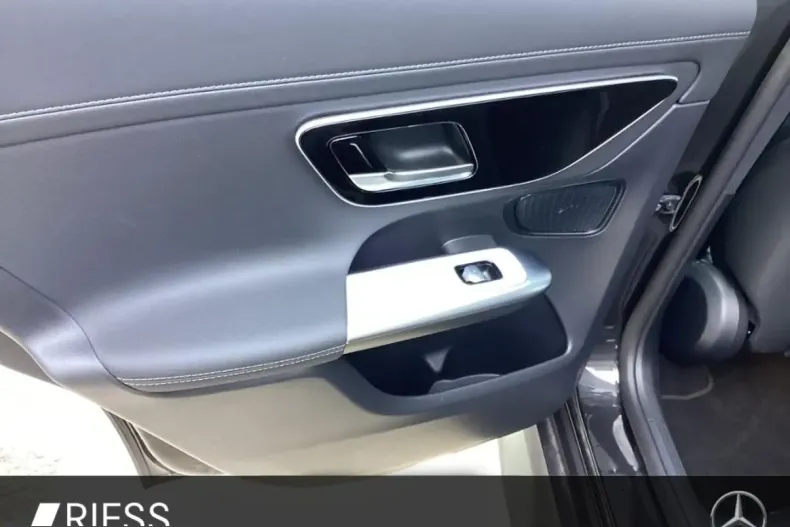 Mercedes-Benz GLC 300 (Clasa GLC) din 2025 cu 28.812 km - oferta MER239963 - foto 12