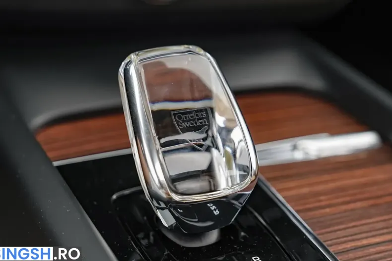 Volvo XC60 din 2023 cu 86.400 km - oferta VOL239972 - foto 12