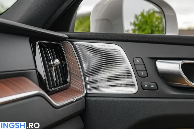 Volvo XC60 din 2023 cu 86.400 km - oferta VOL239972 - foto 13