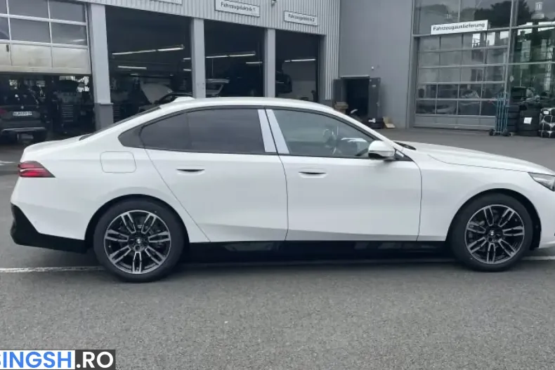 BMW 520 (Seria 5) din 2026 cu 51 km - oferta BMW239982 - foto 5