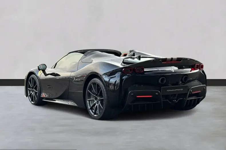 Ferrari SF90 din 2023 cu 3.700 km - oferta FER239992 - foto 8