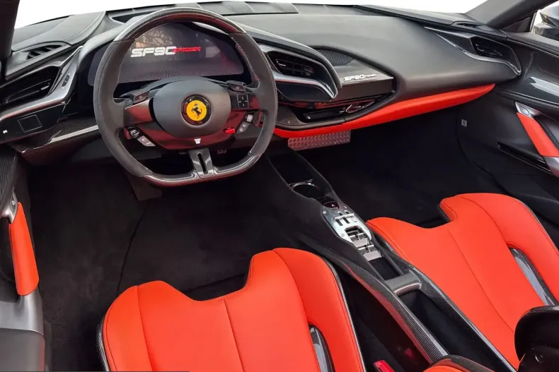 Ferrari SF90 din 2023 cu 3.700 km - oferta FER239992 - foto 12