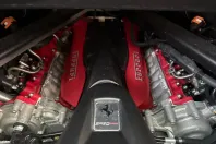 Ferrari SF90 din 2023 cu 3.700 km - oferta FER239992 - foto 18