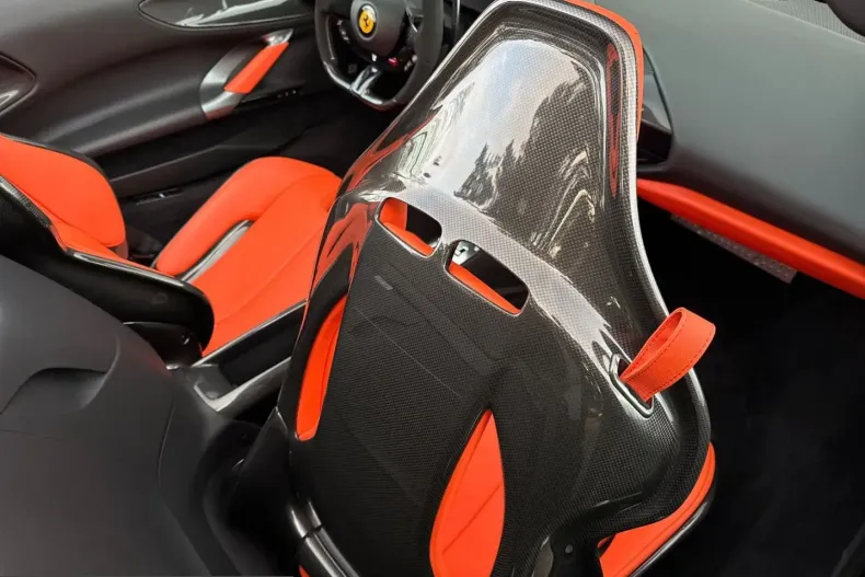 Ferrari SF90 din 2023 cu 3.700 km - oferta FER239992 - foto 19