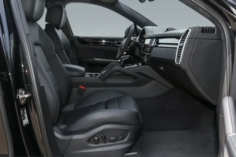 Porsche Cayenne din 2023 cu 53.800 km - oferta POR240016 - foto 24