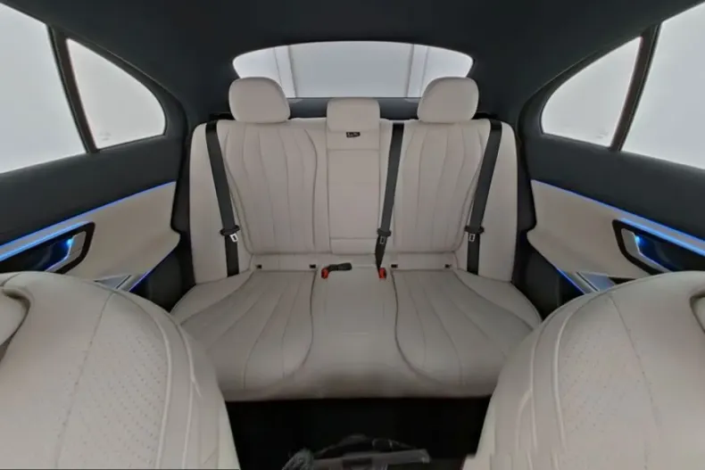 Mercedes-Benz E 220 (Clasa E) din 2025 cu 26.836 km - oferta MER240020 - foto 5