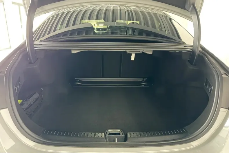 Mercedes-Benz E 220 (Clasa E) din 2024 cu 20.000 km - oferta MER240022 - foto 5