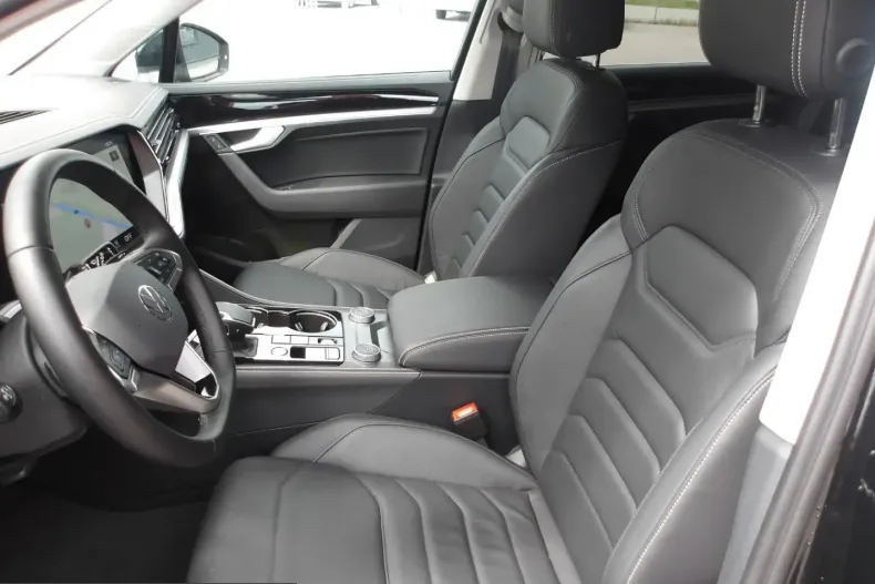 Volkswagen Touareg din 2025 cu 26.000 km - oferta VOL240064 - foto 6