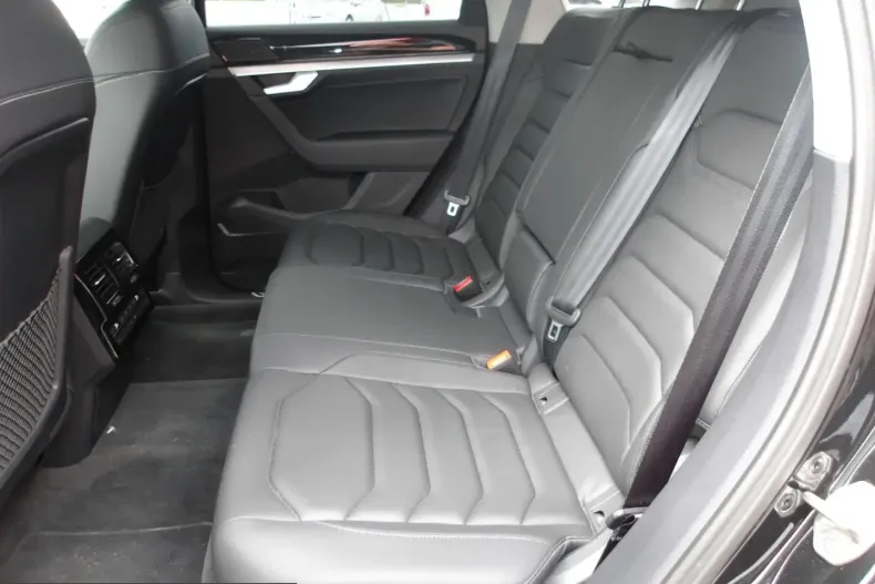 Volkswagen Touareg din 2025 cu 26.000 km - oferta VOL240064 - foto 9