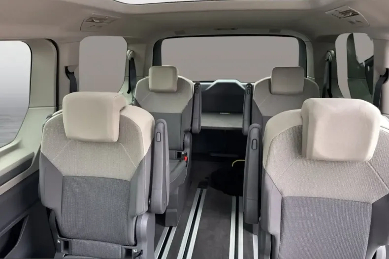 Volkswagen T7 Multivan din 2025 cu 8.931 km - oferta VOL240071 - foto 13