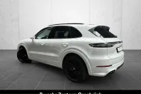 Porsche Cayenne din 2023 cu 43.200 km - oferta POR240081 - foto 3