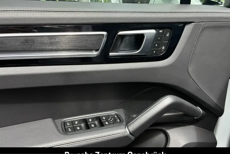 Porsche Cayenne din 2023 cu 43.200 km - oferta POR240081 - foto 5