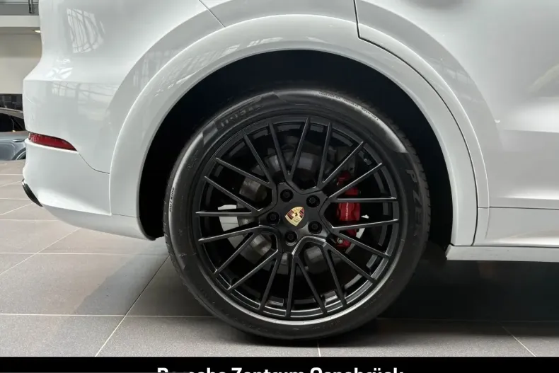 Porsche Cayenne din 2023 cu 43.200 km - oferta POR240081 - foto 18