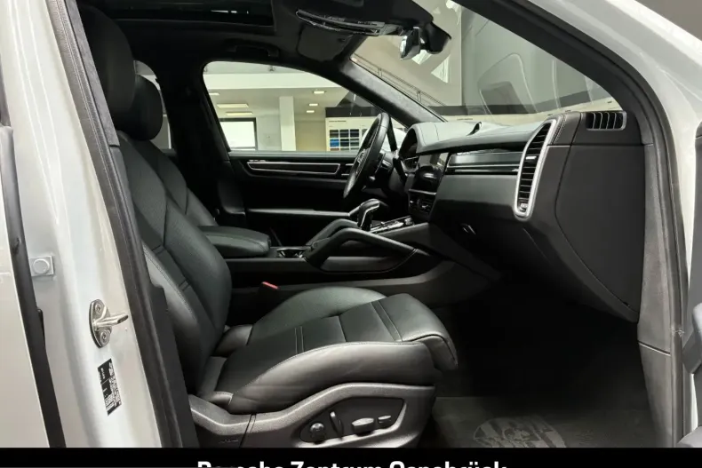 Porsche Cayenne din 2023 cu 43.200 km - oferta POR240081 - foto 25