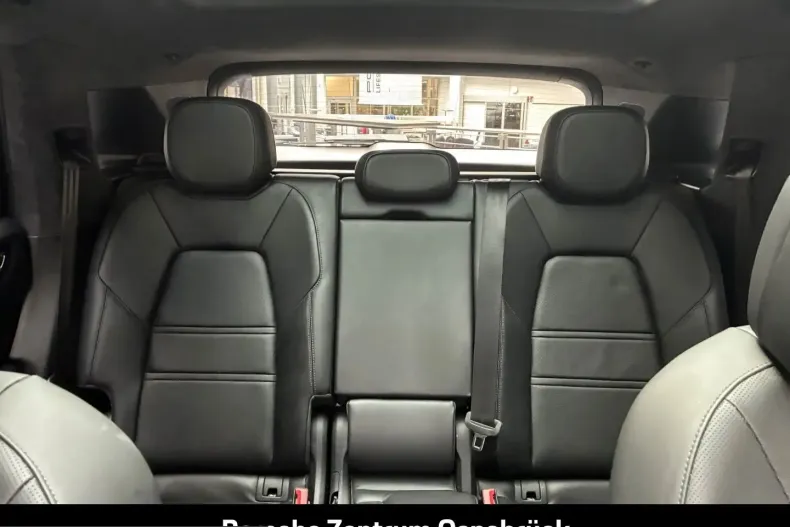 Porsche Cayenne din 2023 cu 43.200 km - oferta POR240081 - foto 35