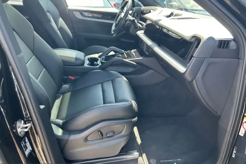 Porsche Cayenne din 2024 cu 19.600 km - oferta POR240089 - foto 7