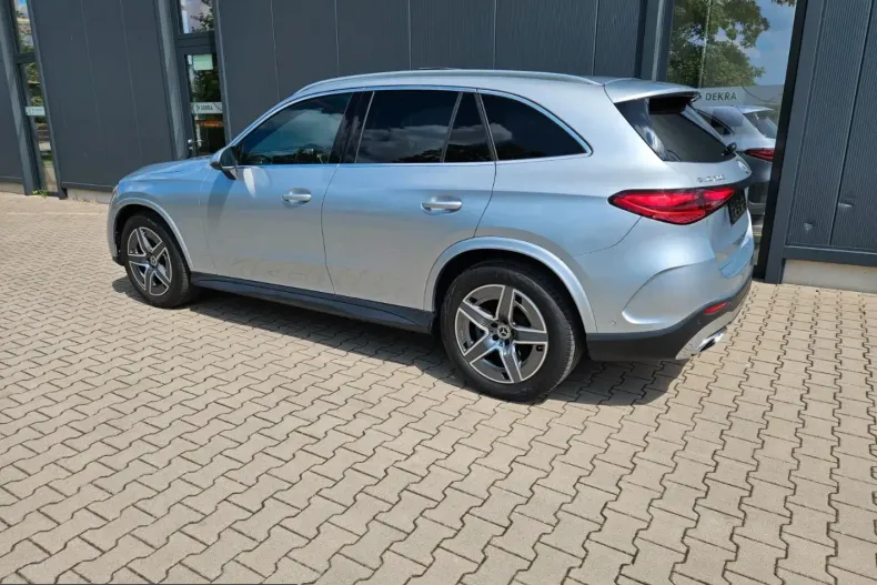 Mercedes-Benz GLC 200 (Clasa GLC) din 2023 cu 29.900 km - oferta MER240105 - foto 2