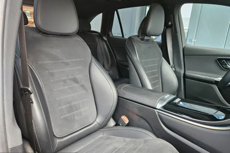 Mercedes-Benz GLC 200 (Clasa GLC) din 2023 cu 29.900 km - oferta MER240105 - foto 10