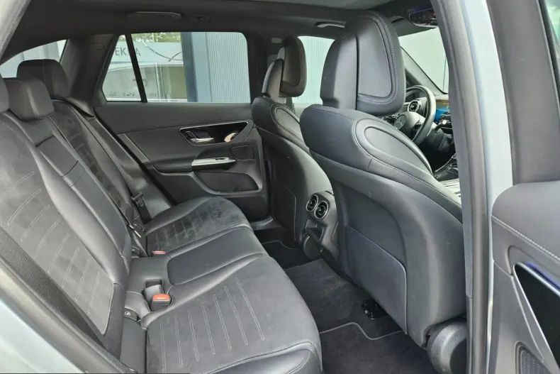 Mercedes-Benz GLC 200 (Clasa GLC) din 2023 cu 29.900 km - oferta MER240105 - foto 11