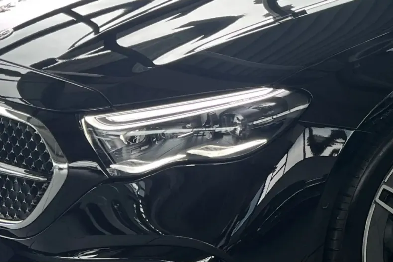 Mercedes-Benz E 220 (Clasa E) din 2025 cu 3.900 km - oferta MER240132 - foto 9