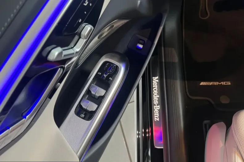 Mercedes-Benz E 220 (Clasa E) din 2025 cu 3.900 km - oferta MER240132 - foto 13