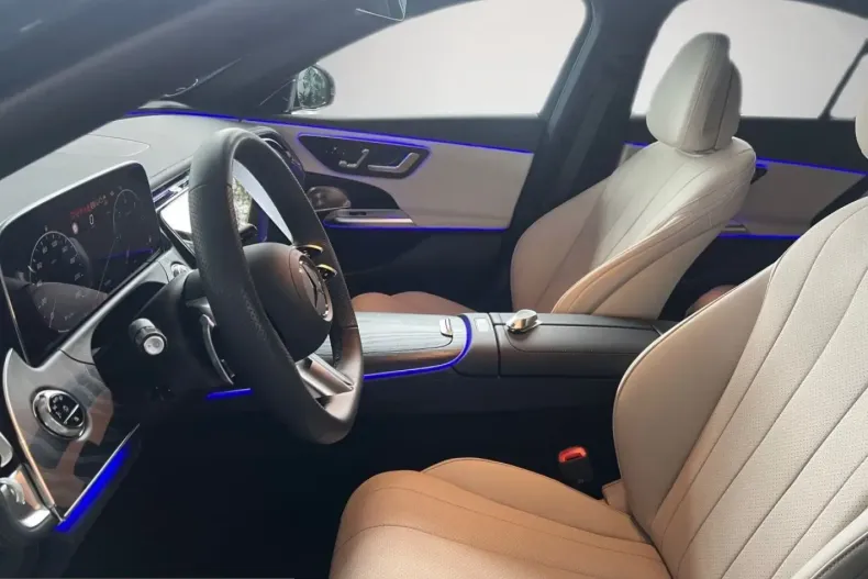 Mercedes-Benz E 220 (Clasa E) din 2025 cu 3.900 km - oferta MER240132 - foto 14