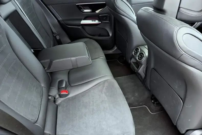 Mercedes-Benz GLC 300 (Clasa GLC) din 2025 cu 22.000 km - oferta MER240134 - foto 4