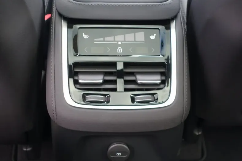 Volvo XC90 din 2025 cu 24.550 km - oferta VOL240142 - foto 16