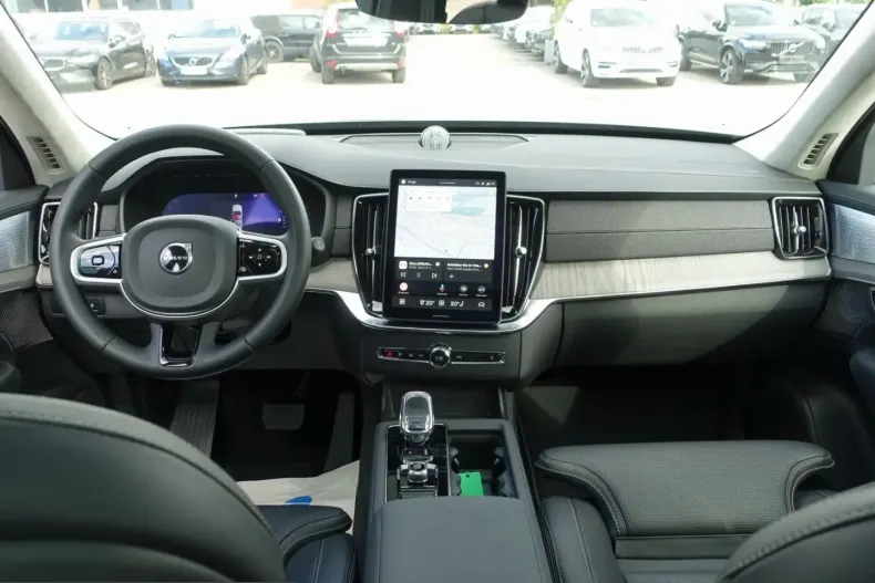 Volvo XC90 din 2025 cu 24.550 km - oferta VOL240142 - foto 17