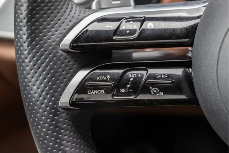 Mercedes-Benz E 200 (Clasa E) din 2025 cu 24.356 km - oferta MER240155 - foto 18
