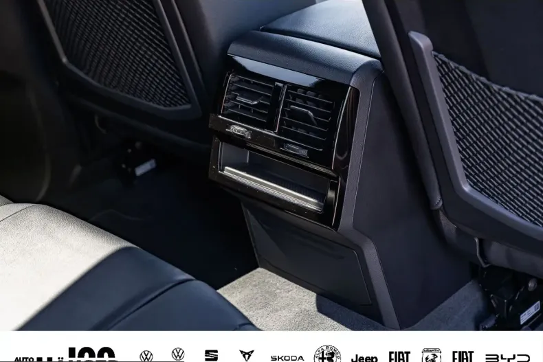 Volkswagen Touareg din 2022 cu 49.553 km - oferta VOL240160 - foto 14