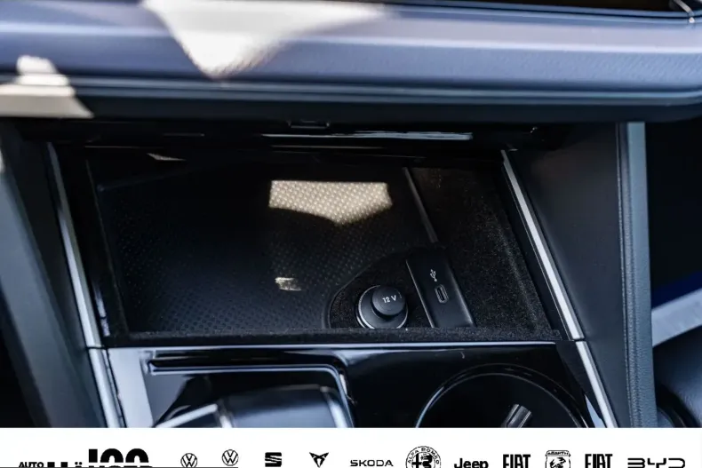 Volkswagen Touareg din 2022 cu 49.553 km - oferta VOL240160 - foto 21
