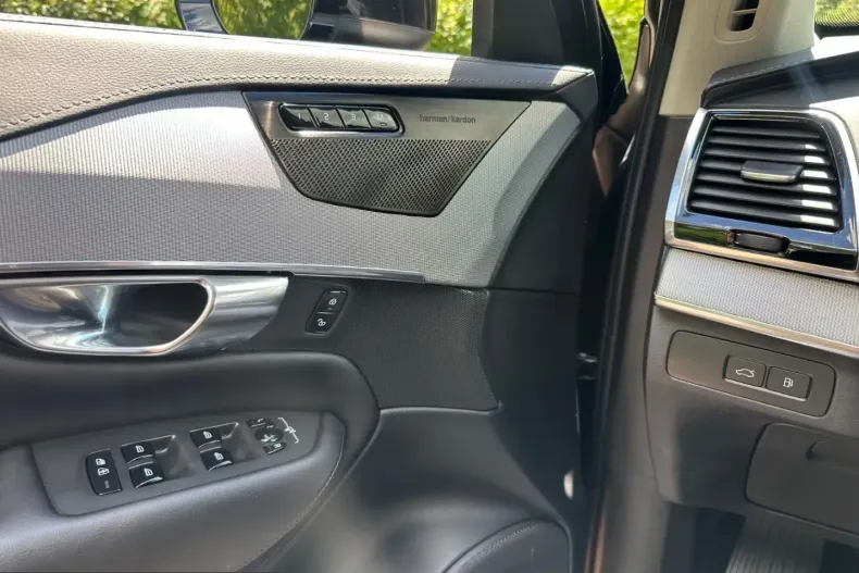 Volvo XC90 din 2022 cu 61.500 km - oferta VOL240166 - foto 13