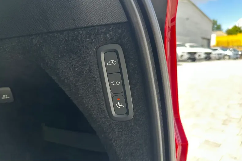 Volvo XC90 din 2022 cu 61.500 km - oferta VOL240166 - foto 17
