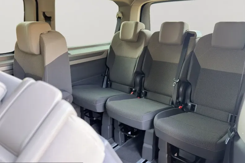 Volkswagen T7 Multivan din 2025 cu 10.000 km - oferta VOL240175 - foto 23