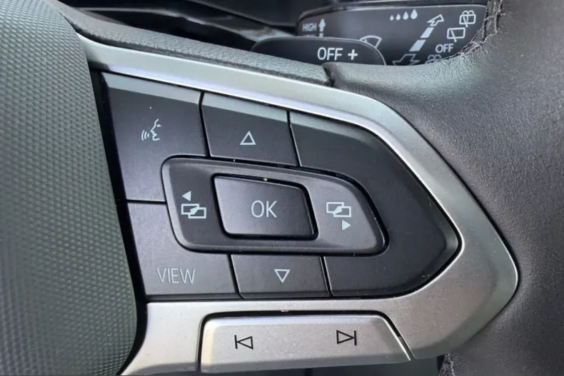 Volkswagen T7 Multivan din 2025 cu 10.000 km - oferta VOL240175 - foto 26