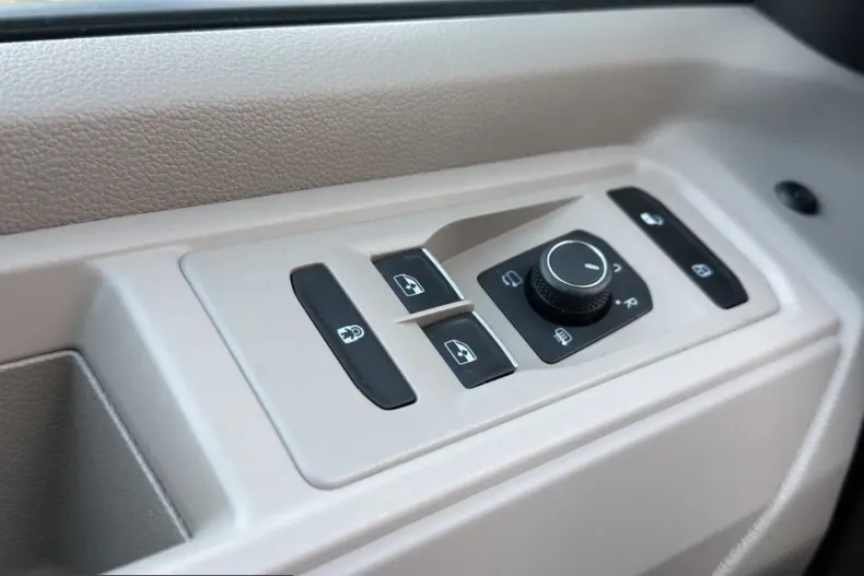Volkswagen T7 Multivan din 2025 cu 10.000 km - oferta VOL240175 - foto 28