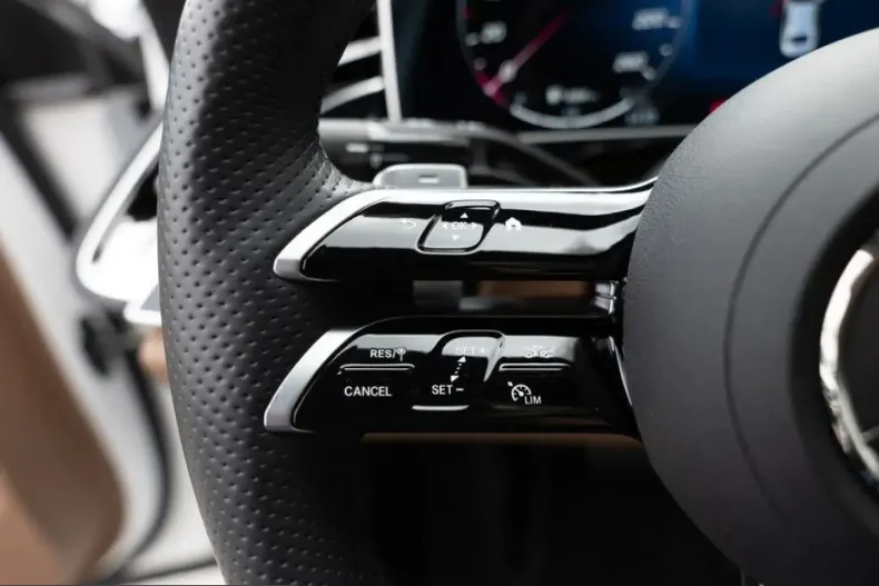 Mercedes-Benz E 220 (Clasa E) din 2025 cu 15.493 km - oferta MER240183 - foto 16