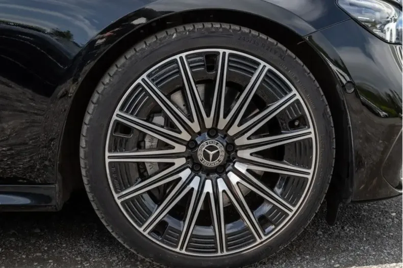 Mercedes-Benz E 220 (Clasa E) din 2025 cu 17.603 km - oferta MER240184 - foto 7