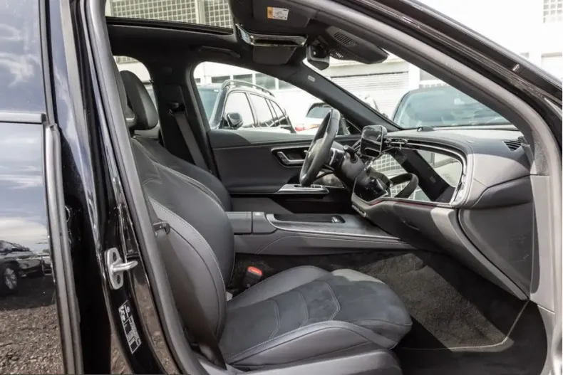 Mercedes-Benz E 220 (Clasa E) din 2025 cu 17.603 km - oferta MER240184 - foto 8