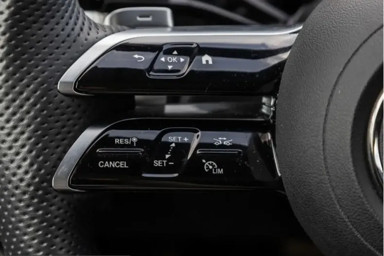 Mercedes-Benz E 220 (Clasa E) din 2025 cu 17.603 km - oferta MER240184 - foto 20
