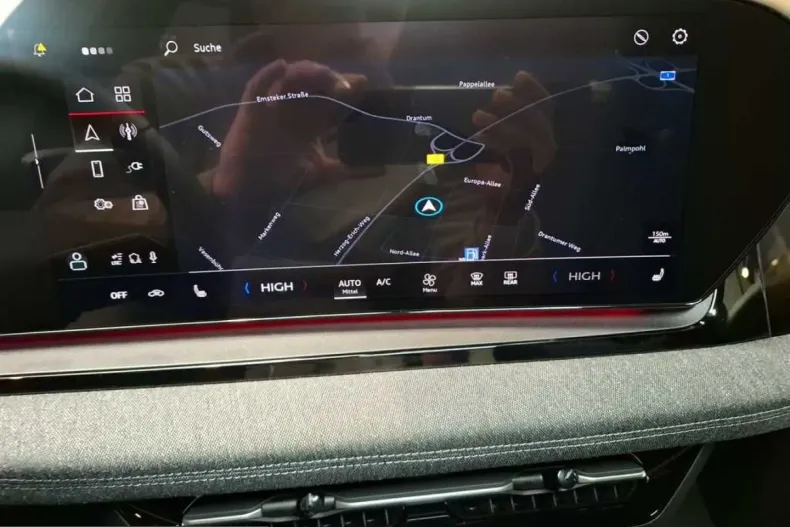 Audi Q6 e-tron din 2025 cu 18.389 km - oferta AUD240221 - foto 11